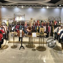 廣州巴啦服飾有限責(zé)任公司 專業(yè)服裝批發(fā)供應(yīng)，時(shí)尚潮流一手掌握